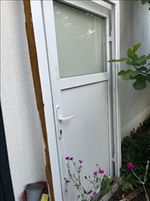 Abbildung: Kunststoff Aussen Tür mit Zarge
