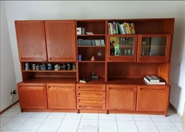 Abbildung: Teakholz Wohnwand ca. 3m breit