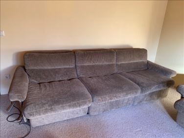 Abbildung: 80er Jahre Couchgarnitur aus Cord 