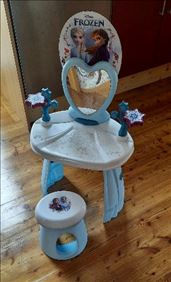 Abbildung: Elsa Schminktisch