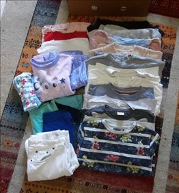 Abbildung: Kleider Paket für Mädchen 146-164