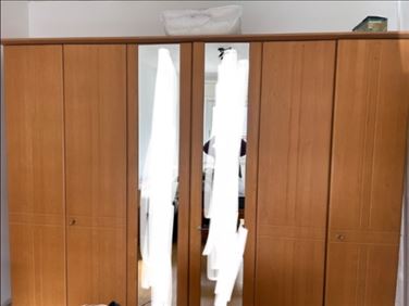 Abbildung: Kleiderschrank 