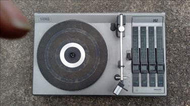 Abbildung: Plattenspieler 