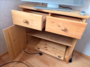 Abbildung: Kommode aus Holz