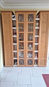 Abbildung: Vitrinenschrank