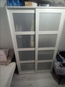 Abbildung: Kleiderschrank 