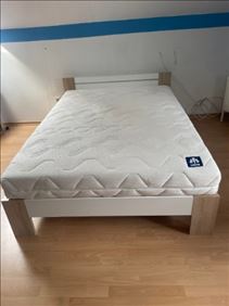 Abbildung: Bett  incl. Lattenrost und Matratze