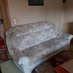 Abbildung: Verschenke Sofa und Sessel