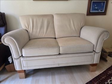 Abbildung: 2 Sitzer Sofa